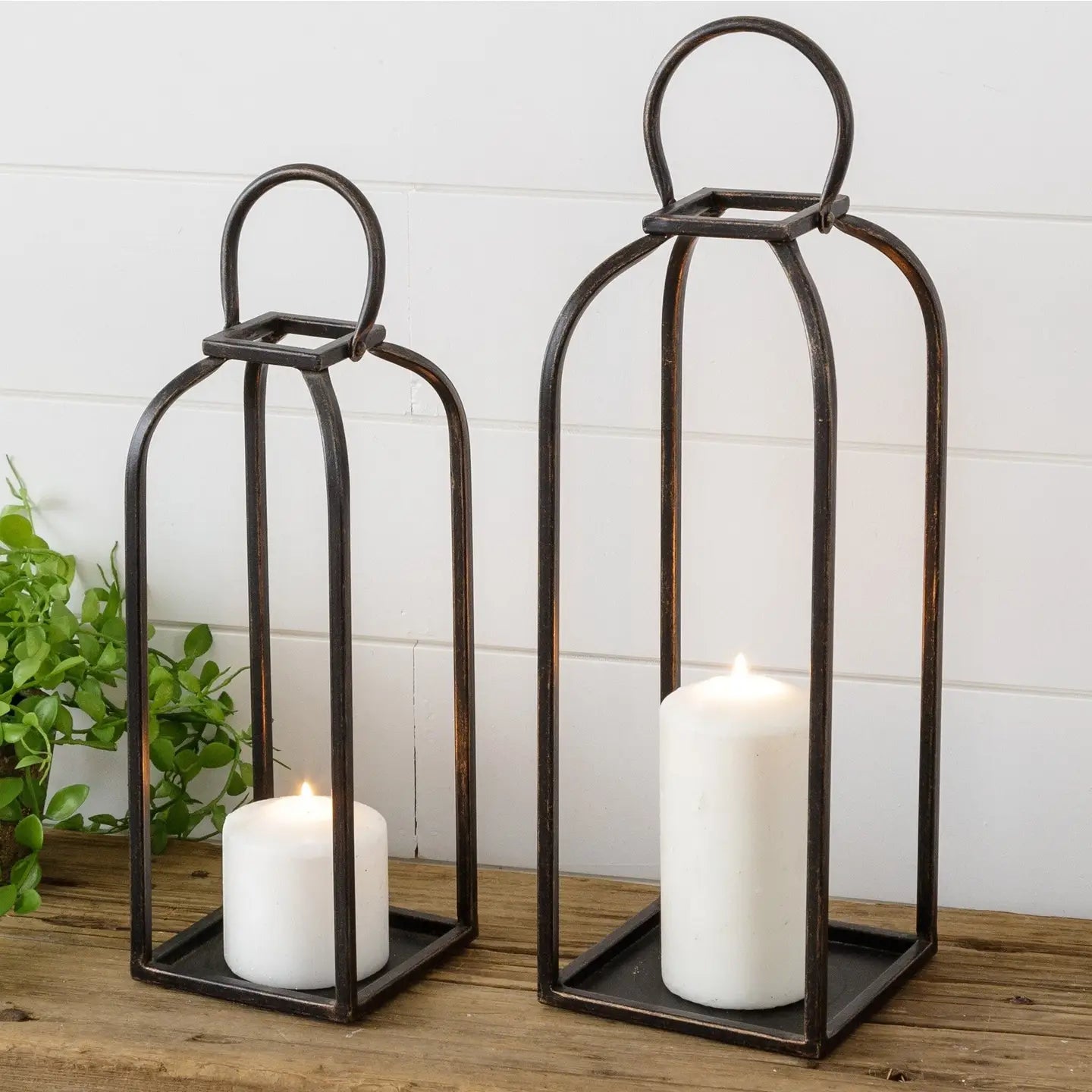 Arched Black Lantern