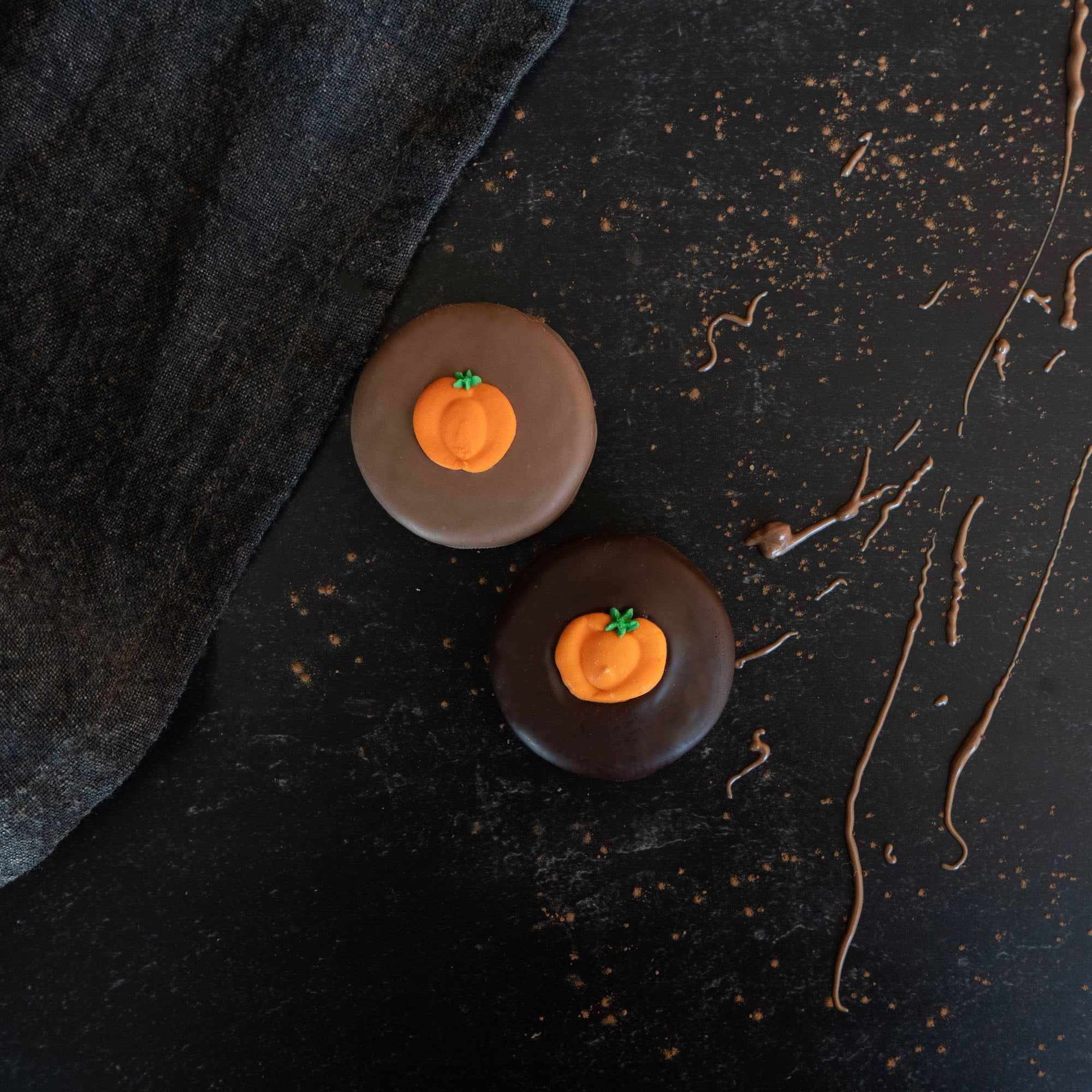 Single Pumpkin Chocolate Oreo