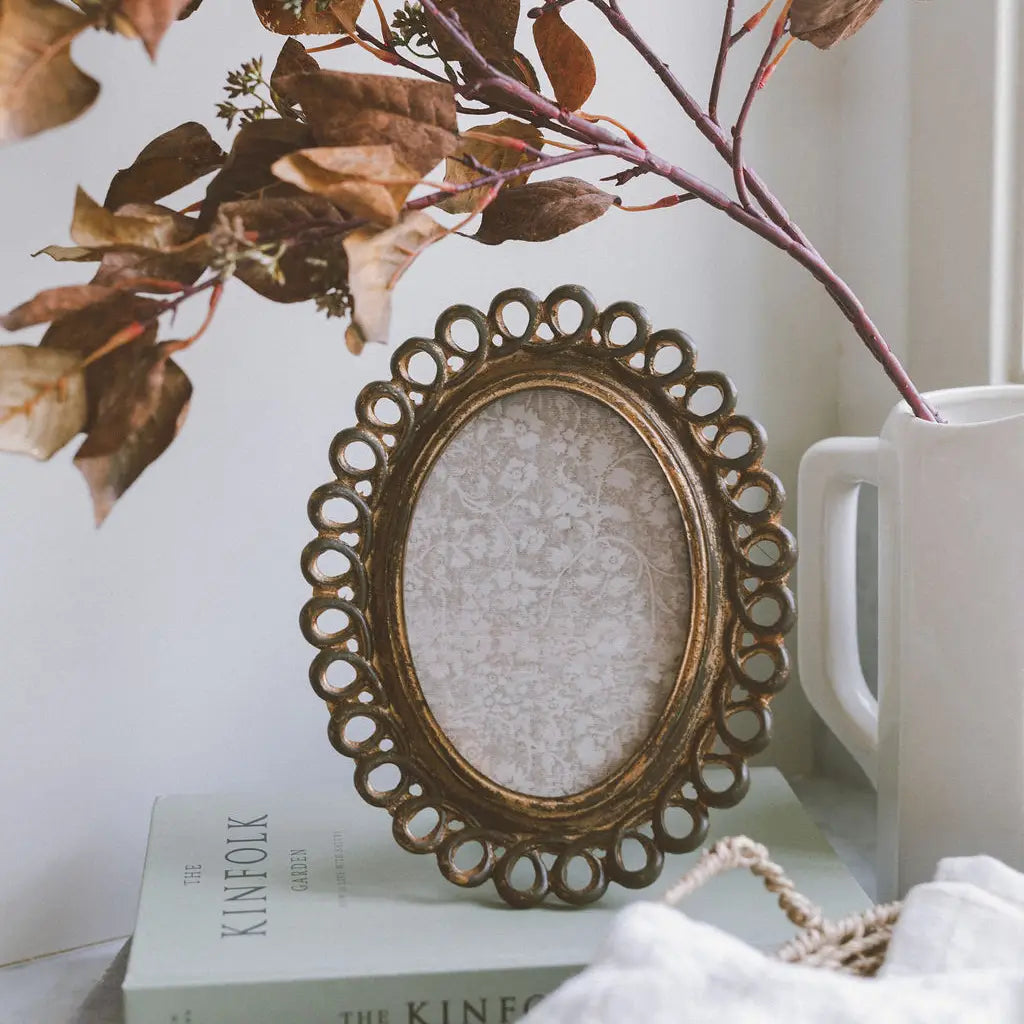 Fancy Scalloped Oval Photo Frame 5x7