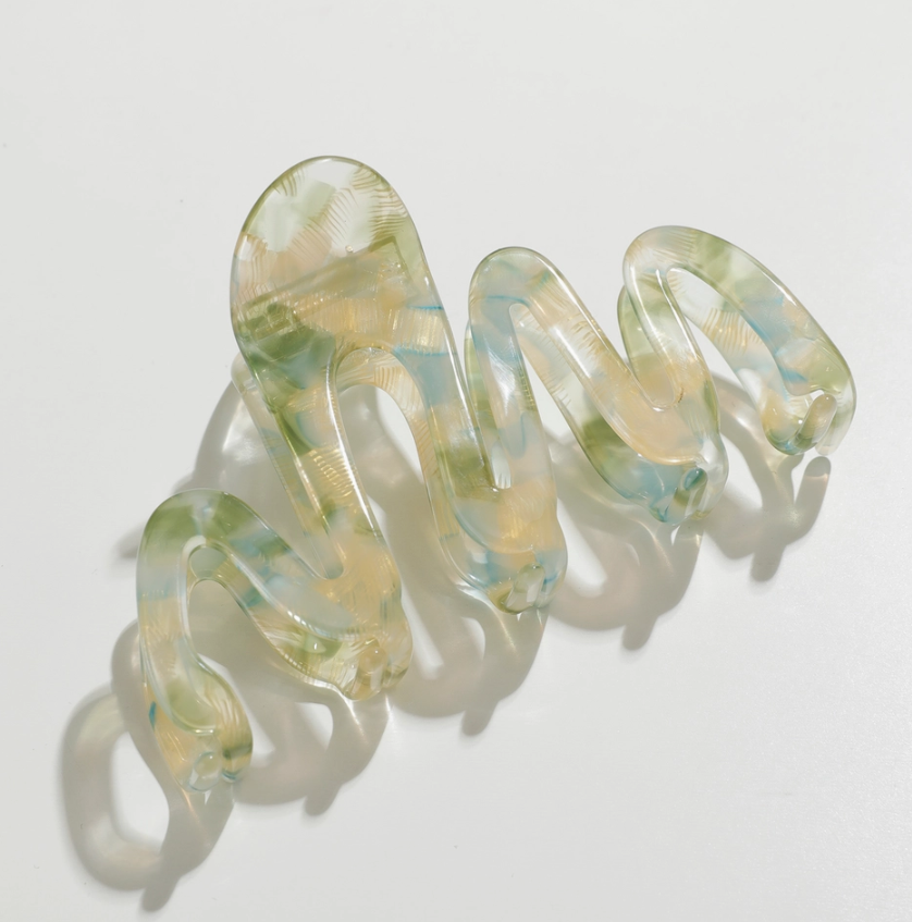 Willow Spring Large Squiggle Claw Clip