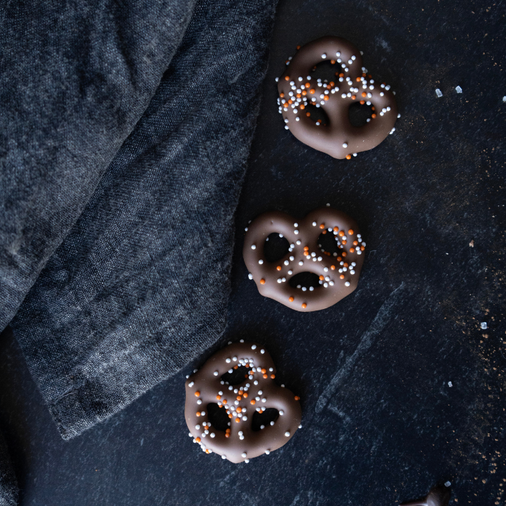 Milk Chocolate Pumpkin Patch Pretzel Snack